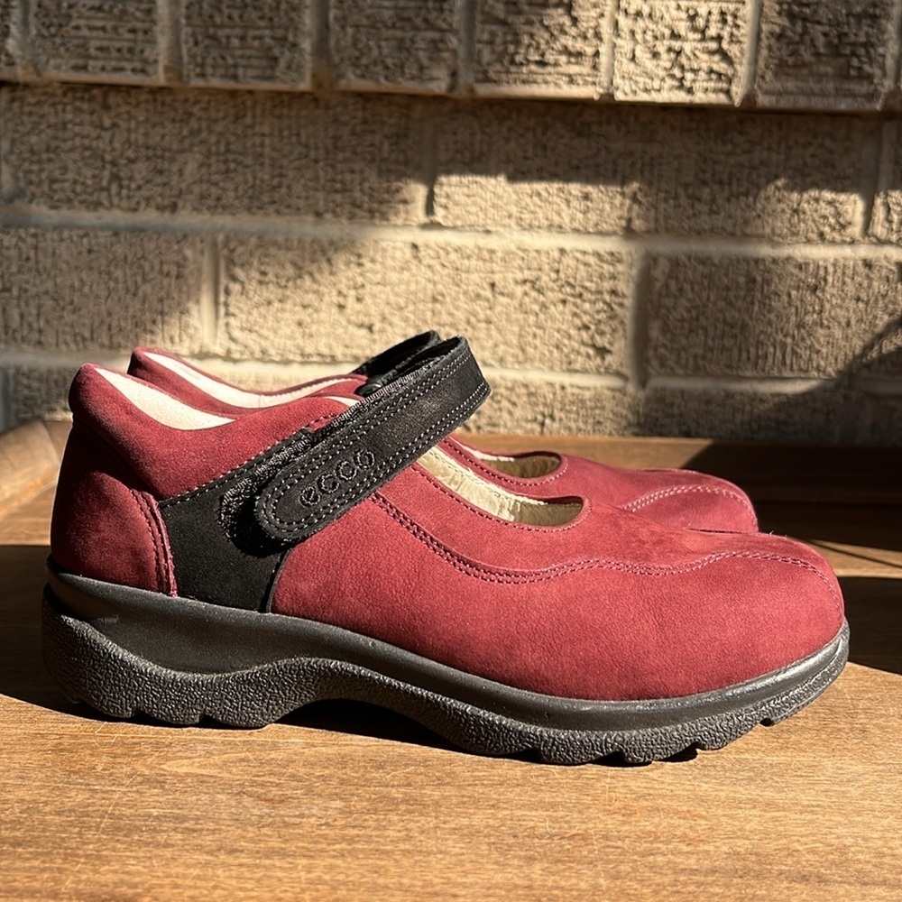 Ecco Girl’s Mary Janes Burgundy Shoes Size 30